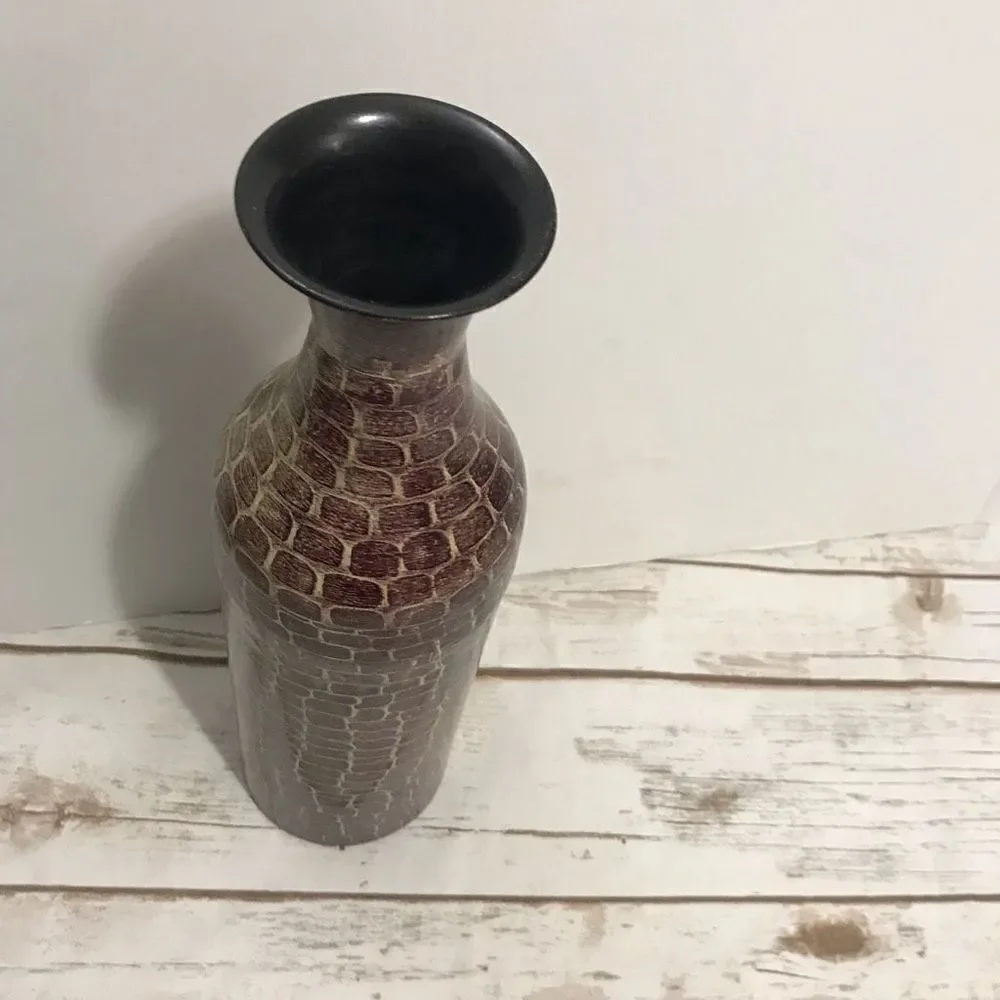 N/A dark red